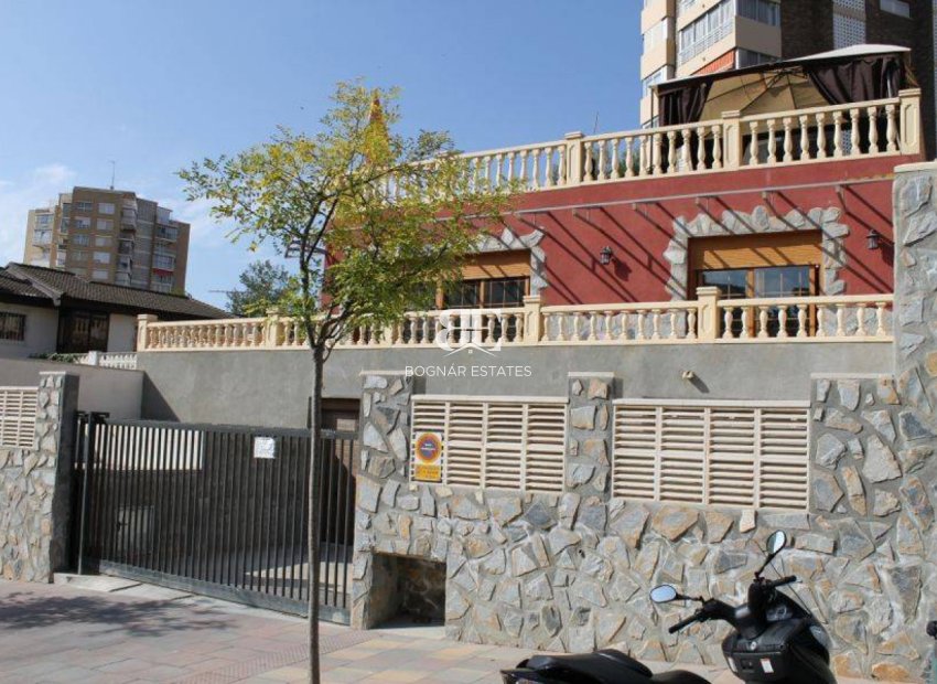 Wiederverkauf - Villa -
Benidorm - Poniente