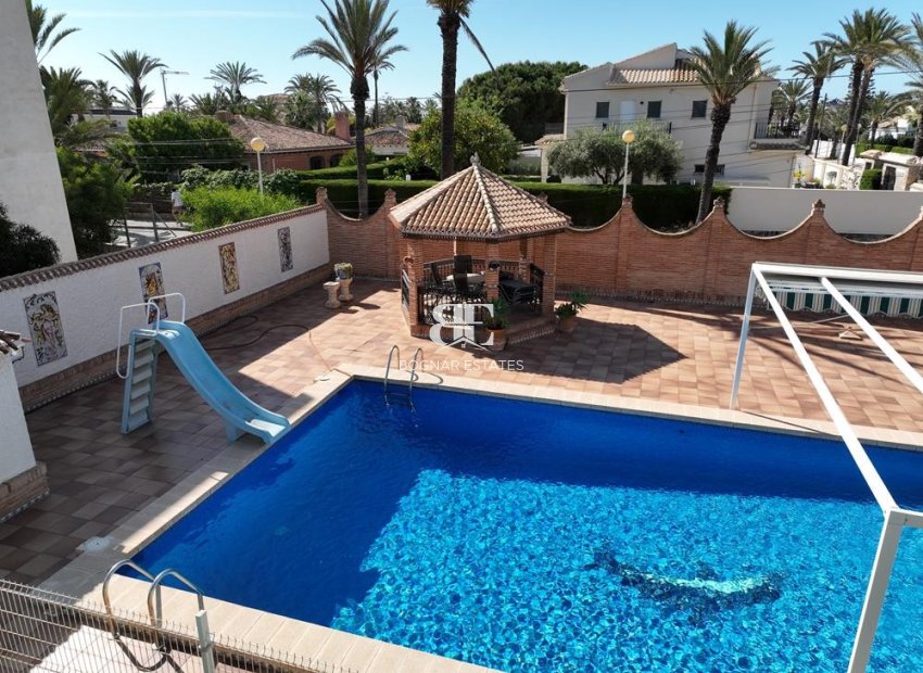 Wiederverkauf - Villa -
Cabo Roig