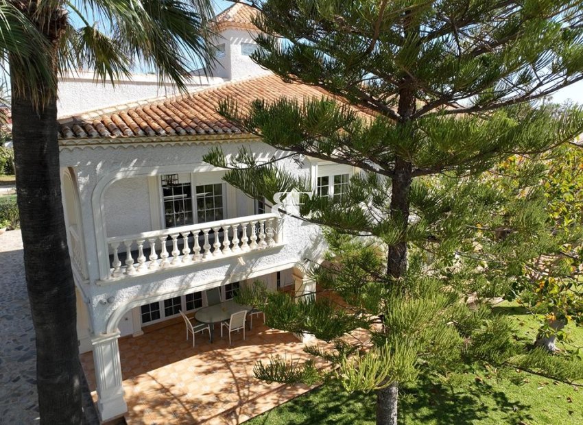 Wiederverkauf - Villa -
Cabo Roig