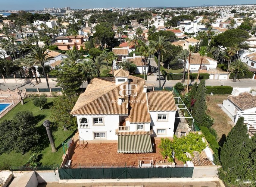 Wiederverkauf - Villa -
Cabo Roig