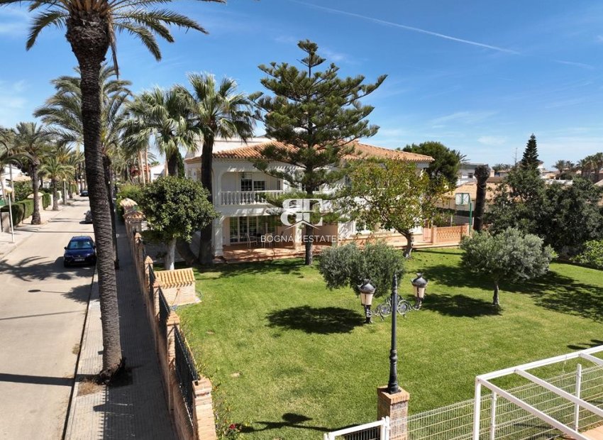 Wiederverkauf - Villa -
Cabo Roig