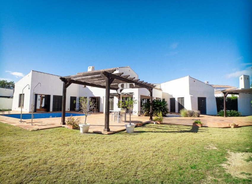 Wiederverkauf - Villa -
El Valle Golf Resort