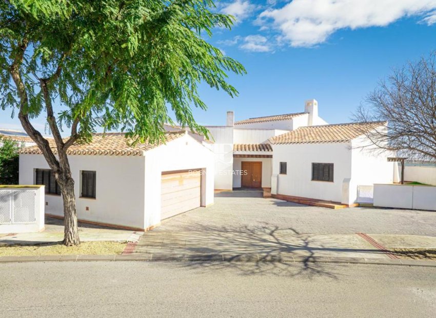 Wiederverkauf - Villa -
El Valle Golf Resort