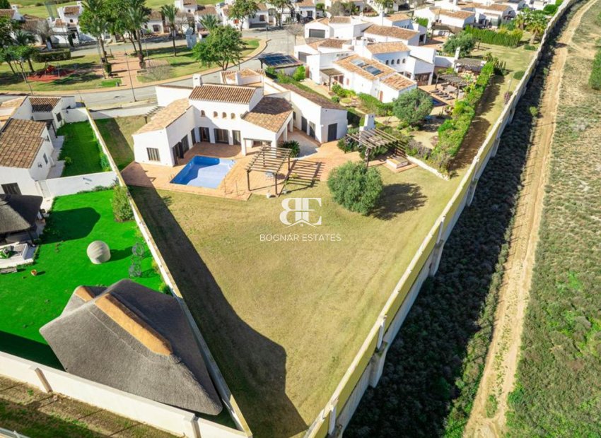 Wiederverkauf - Villa -
El Valle Golf Resort