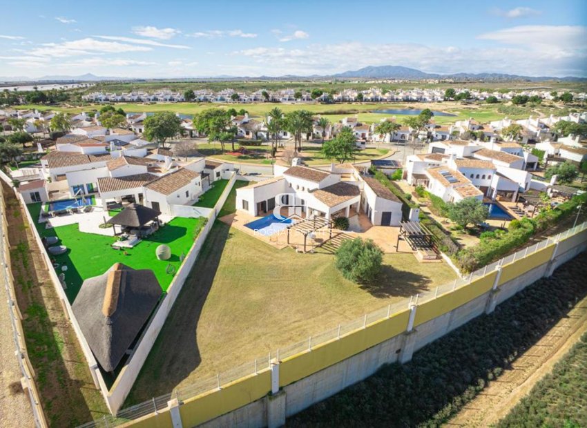 Wiederverkauf - Villa -
El Valle Golf Resort