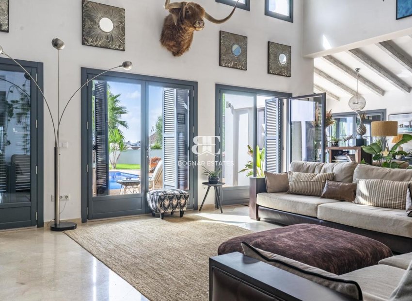 Wiederverkauf - Villa -
El Valle Golf Resort