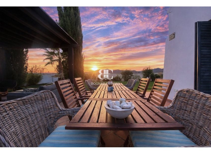 Wiederverkauf - Villa -
El Valle Golf Resort