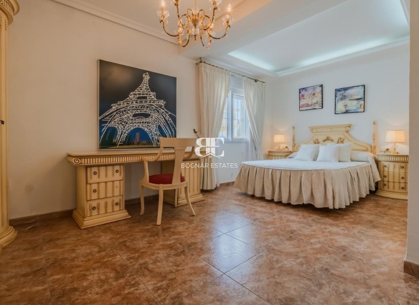 Wiederverkauf - Villa -
La Manga del Mar Menor - Playa del Estacio