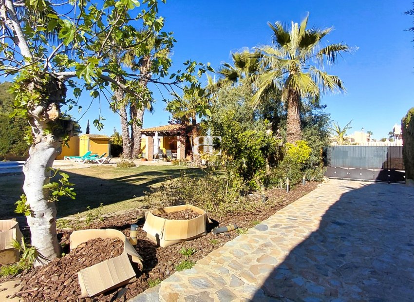 Wiederverkauf - Villa -
La Marina