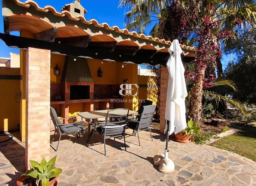 Wiederverkauf - Villa -
La Marina