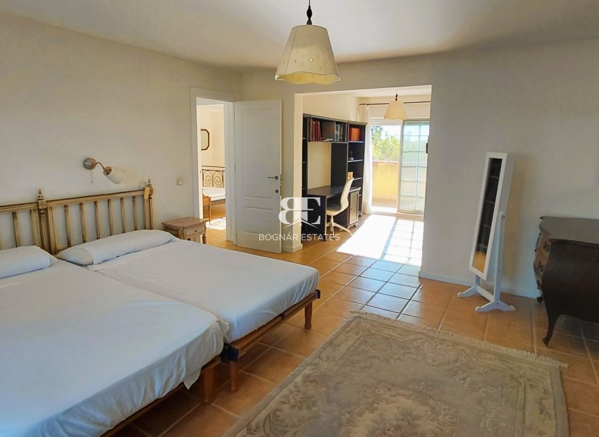 Wiederverkauf - Villa -
La Marina