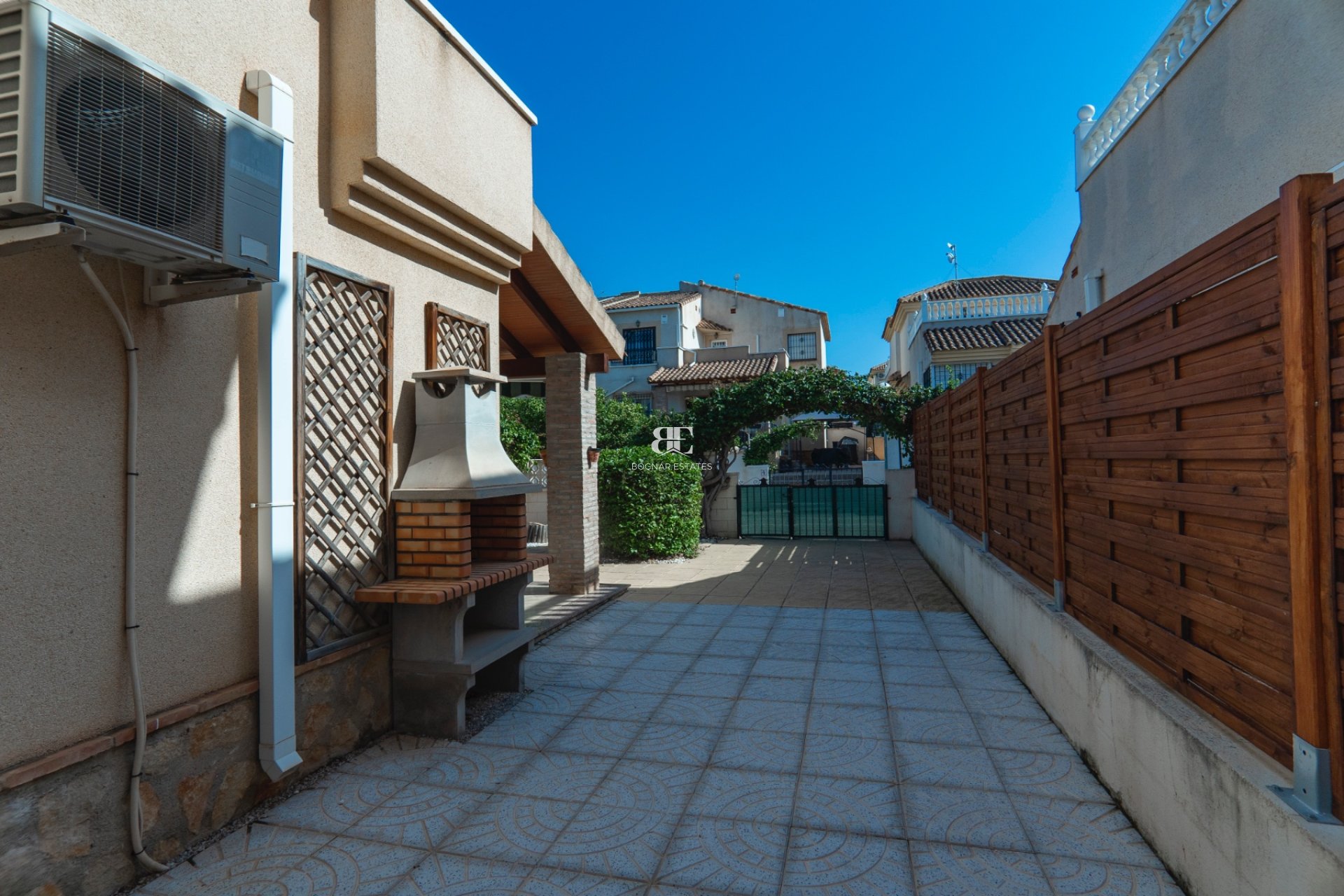 Wiederverkauf - Villa -
Lo Crispin