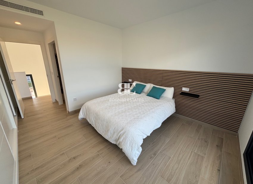 Wiederverkauf - Villa -
Los Alcazares - Roda Golf Resort