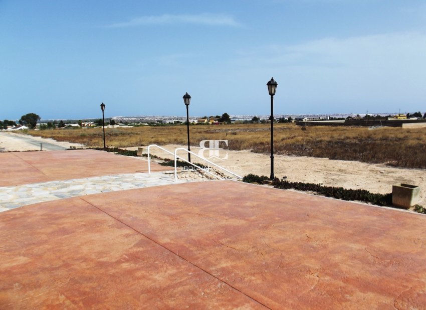 Wiederverkauf - Villa -
Los Montesinos - La Herrada