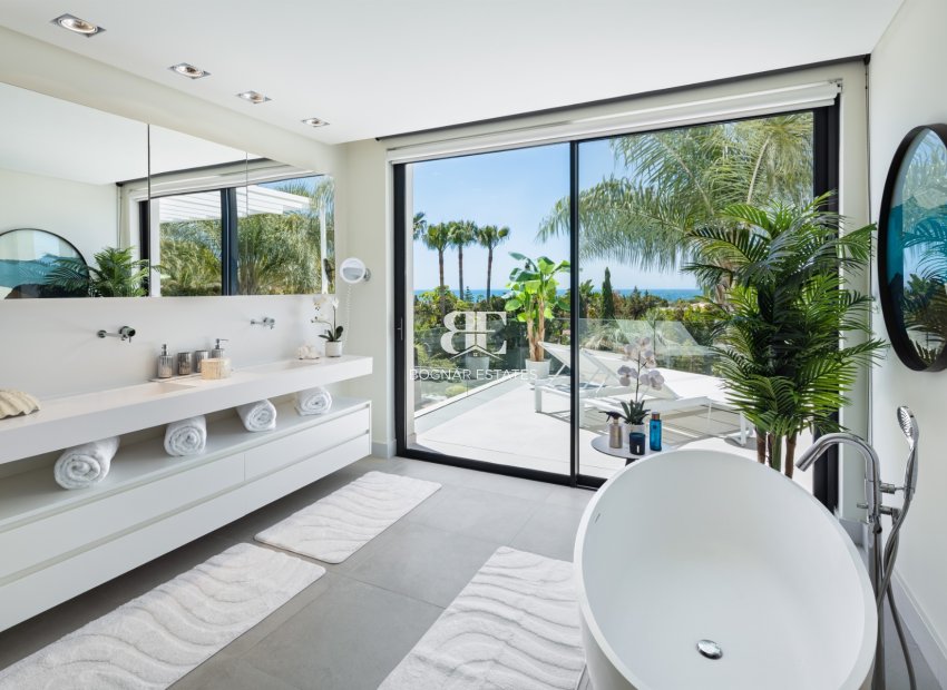 Wiederverkauf - Villa -
Marbella - East Marbella