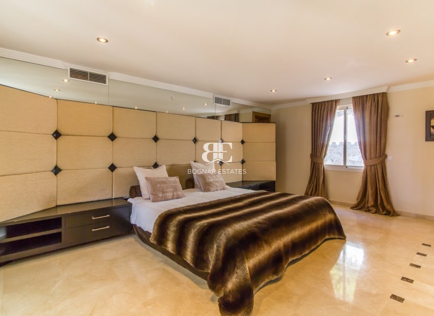 Wiederverkauf - Villa -
Marbella - Elviria