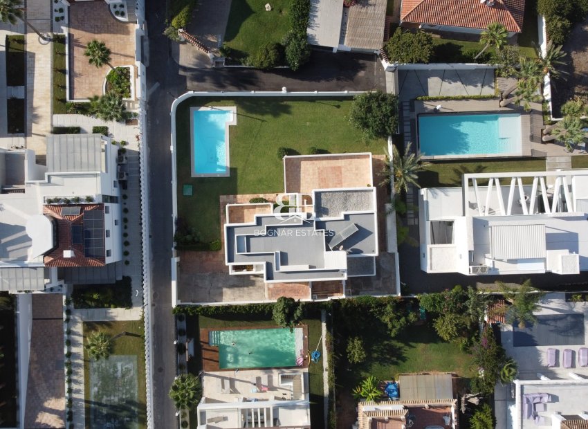 Wiederverkauf - Villa -
Marbella - Las Chapas