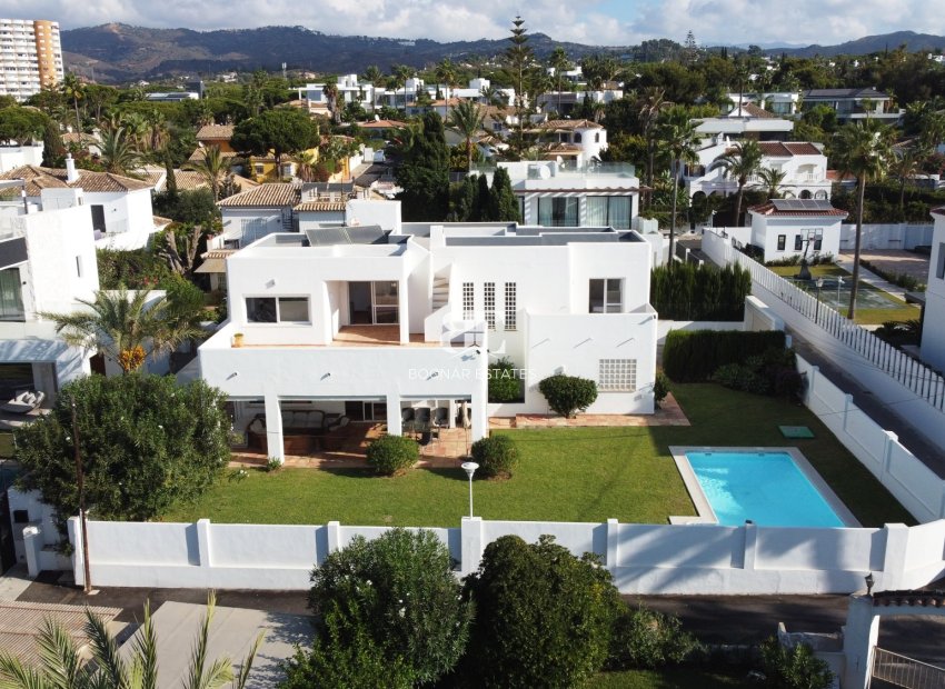 Wiederverkauf - Villa -
Marbella - Las Chapas