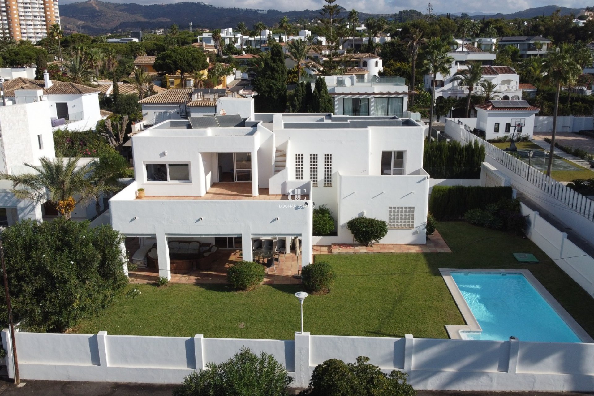 Wiederverkauf - Villa -
Marbella - Las Chapas