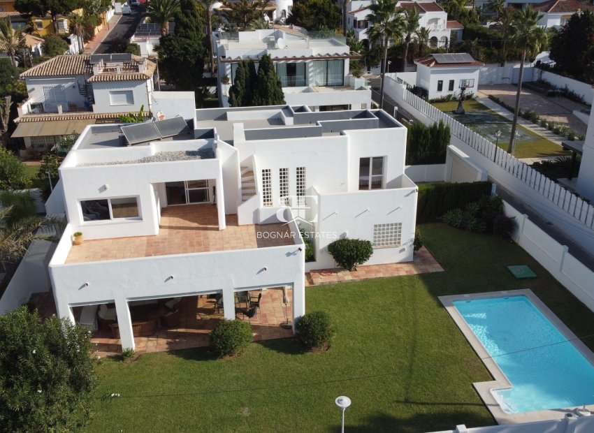 Wiederverkauf - Villa -
Marbella - Las Chapas