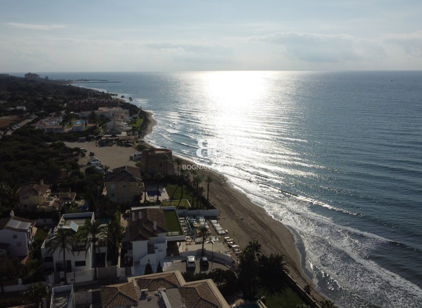 Wiederverkauf - Villa -
Marbella - Las Chapas