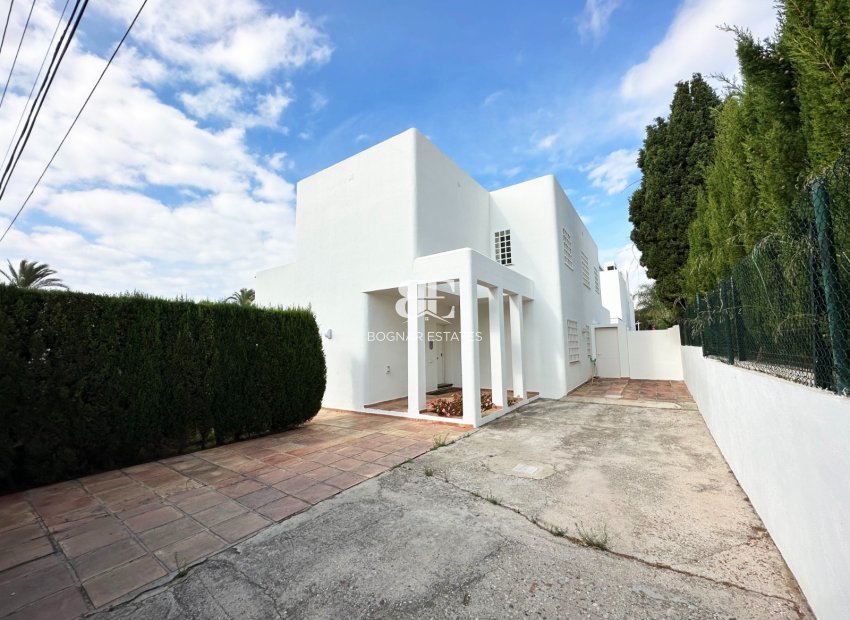 Wiederverkauf - Villa -
Marbella - Las Chapas