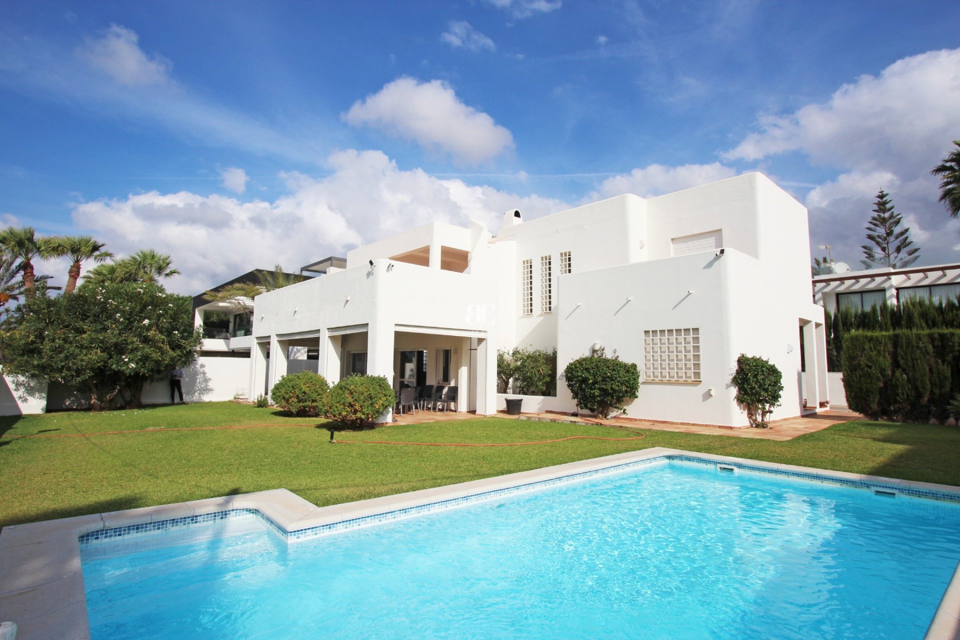 Wiederverkauf - Villa -
Marbella - Las Chapas