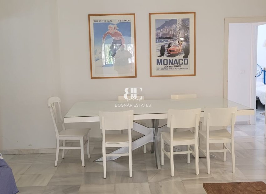 Wiederverkauf - Villa -
Marbella - Las Chapas