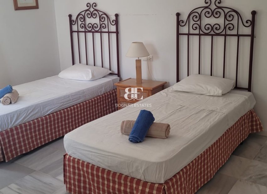 Wiederverkauf - Villa -
Marbella - Las Chapas