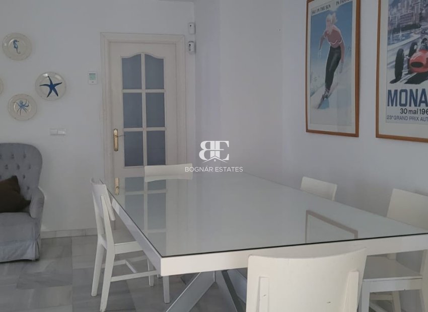 Wiederverkauf - Villa -
Marbella - Las Chapas