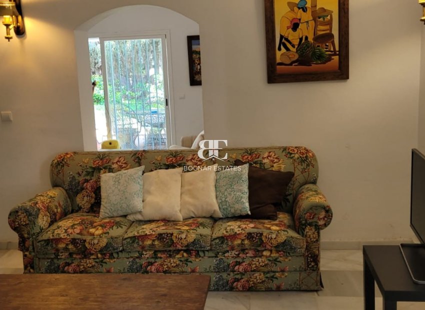 Wiederverkauf - Villa -
Marbella - Las Chapas