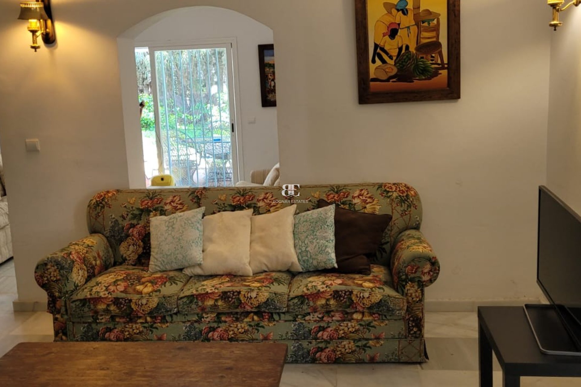 Wiederverkauf - Villa -
Marbella - Las Chapas