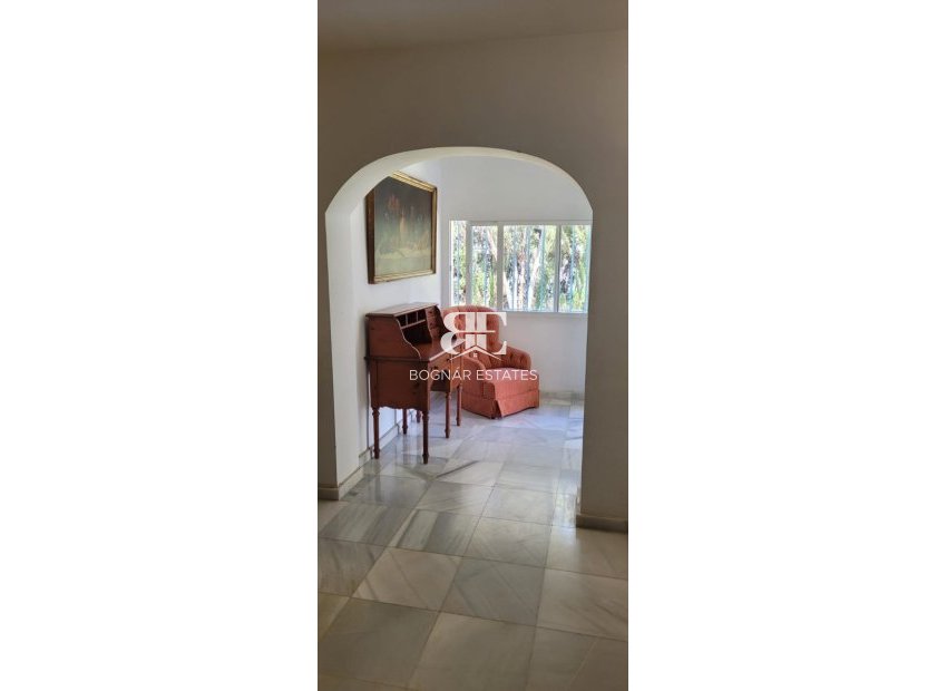 Wiederverkauf - Villa -
Marbella - Las Chapas