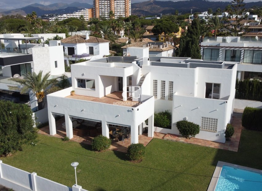 Wiederverkauf - Villa -
Marbella - Las Chapas