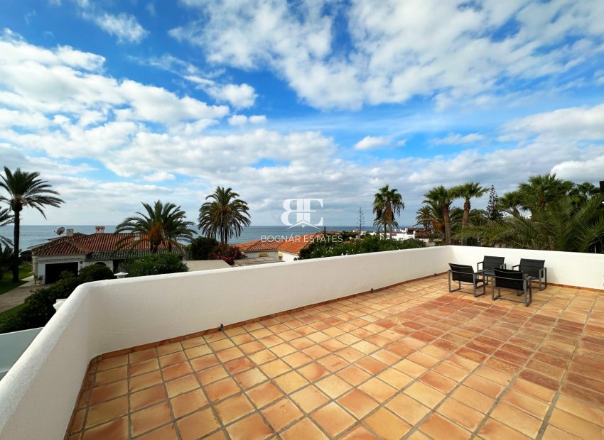 Wiederverkauf - Villa -
Marbella - Las Chapas