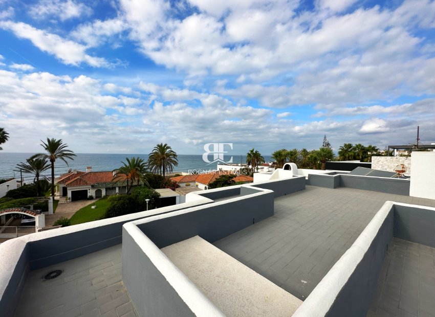 Wiederverkauf - Villa -
Marbella - Las Chapas