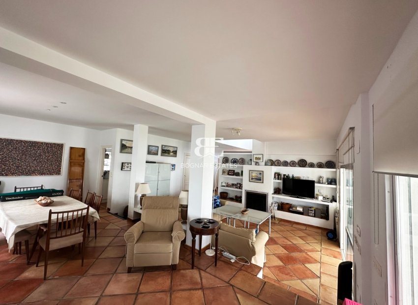 Wiederverkauf - Villa -
Marbella - Las Chapas