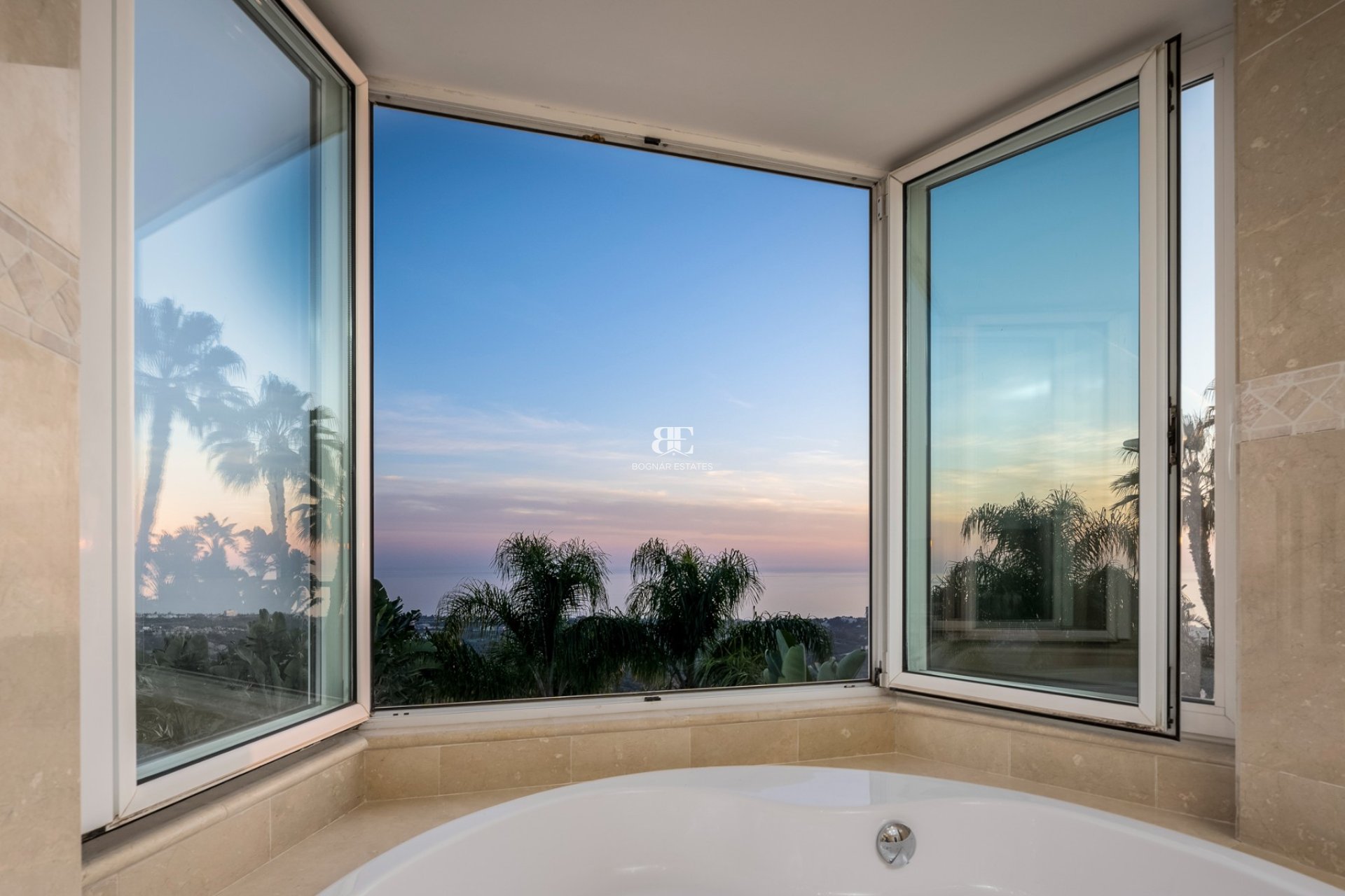 Wiederverkauf - Villa -
Marbella - Los Monteros