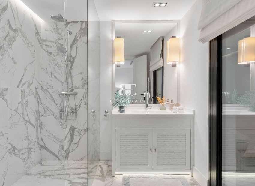 Wiederverkauf - Villa -
Marbella - Los Naranjos de Marbella