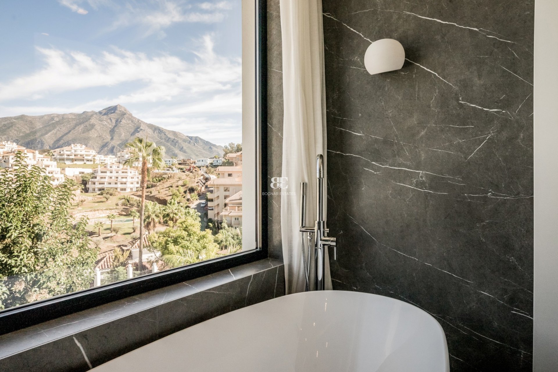 Wiederverkauf - Villa -
Marbella - Los Naranjos de Marbella