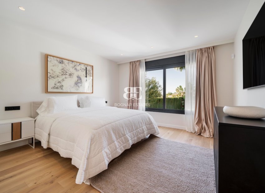 Wiederverkauf - Villa -
Marbella - Nagueles