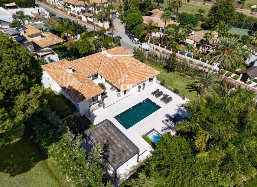 Wiederverkauf - Villa -
Marbella - Nueva Andalucía