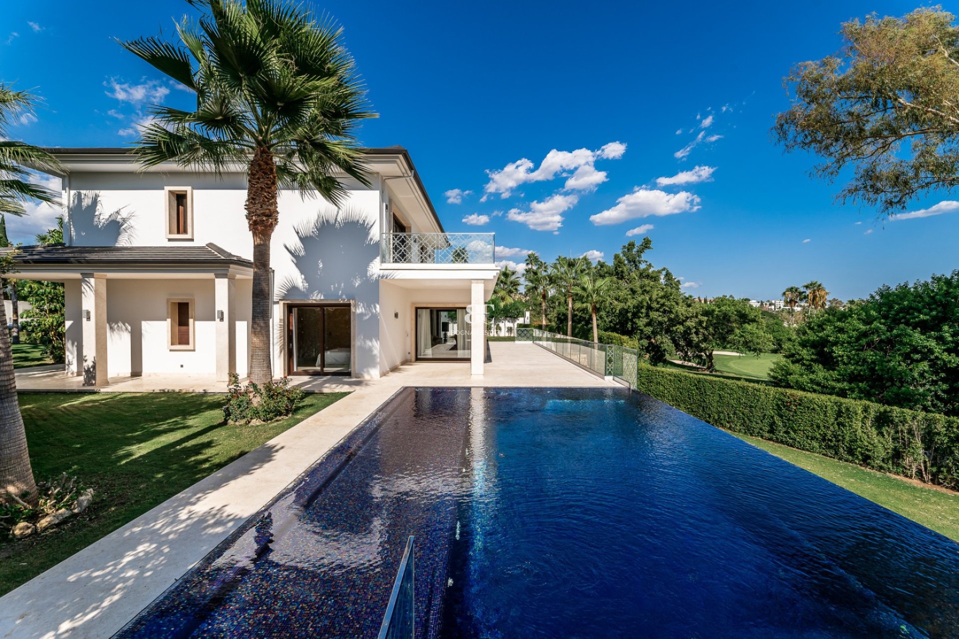 Wiederverkauf - Villa -
Marbella - Nueva Andalucía