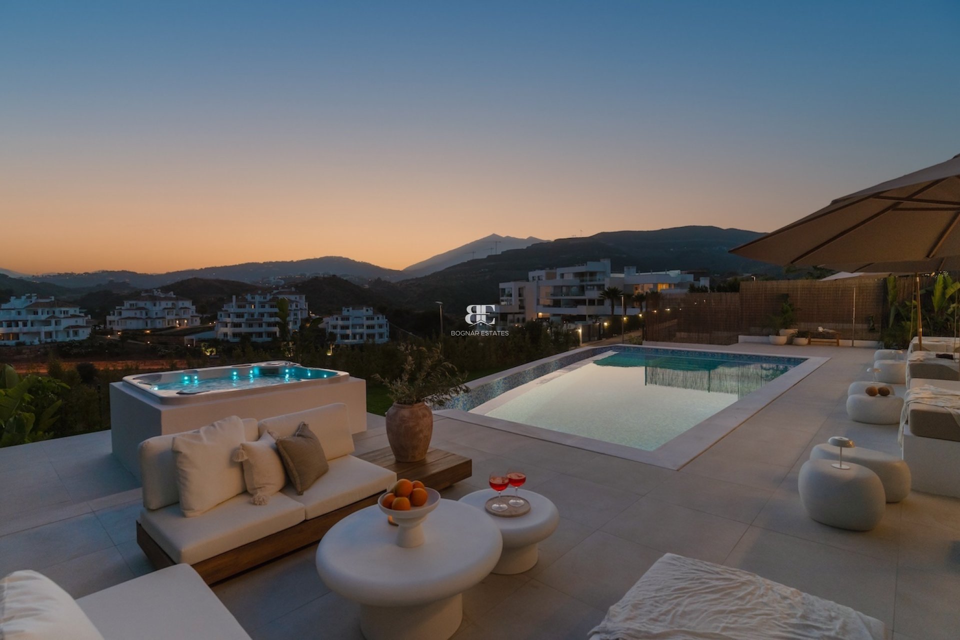 Wiederverkauf - Villa -
Marbella - Nueva Andalucía