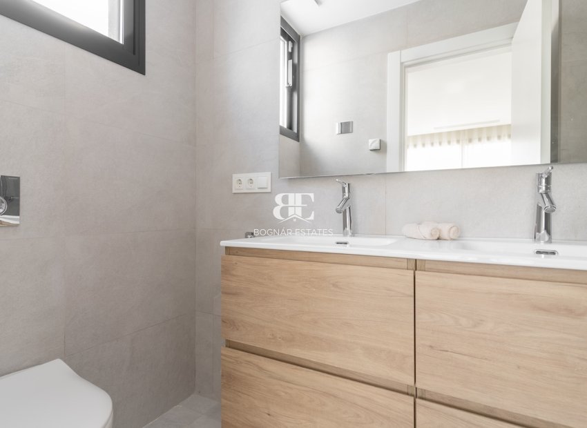 Wiederverkauf - Villa -
Marbella - Nueva Andalucía