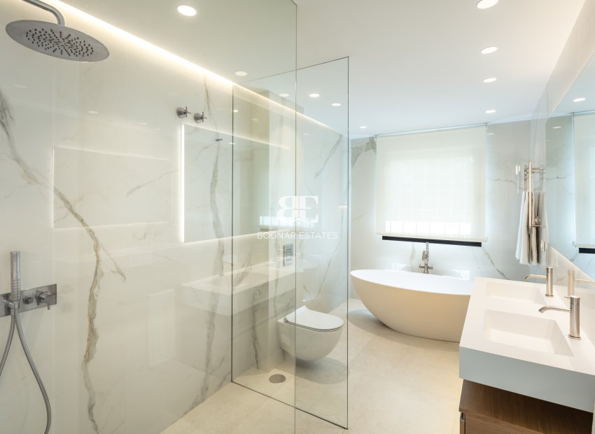 Wiederverkauf - Villa -
Marbella - Nueva Andalucía