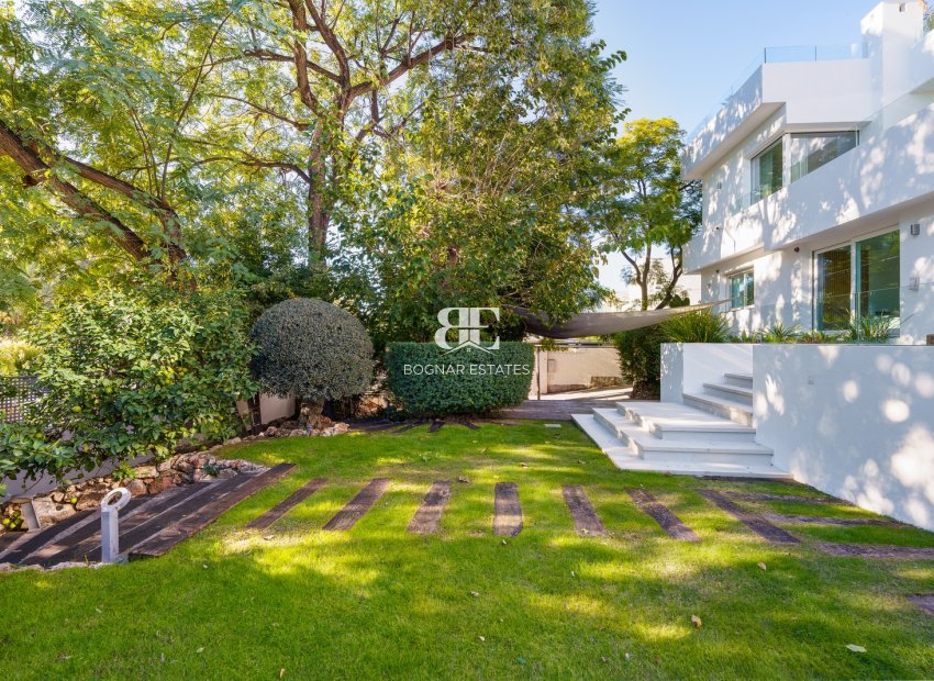 Wiederverkauf - Villa -
Marbella - Nueva Andalucía