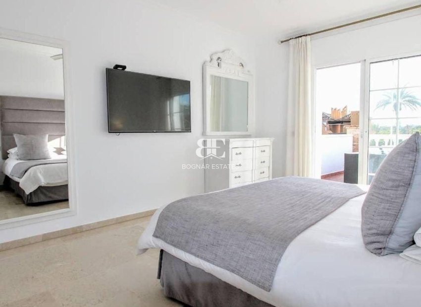 Wiederverkauf - Villa -
Marbella - Nueva Andalucía