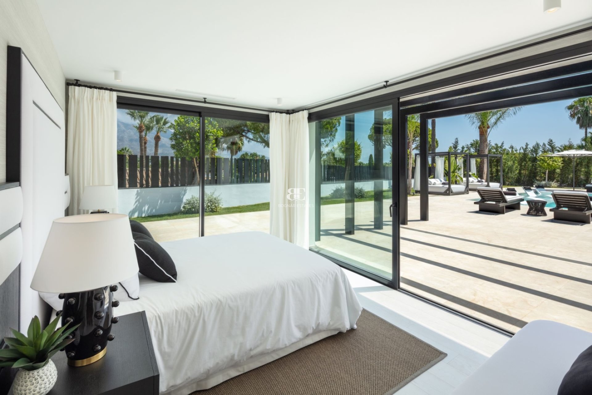Wiederverkauf - Villa -
Marbella - Nueva Andalucía