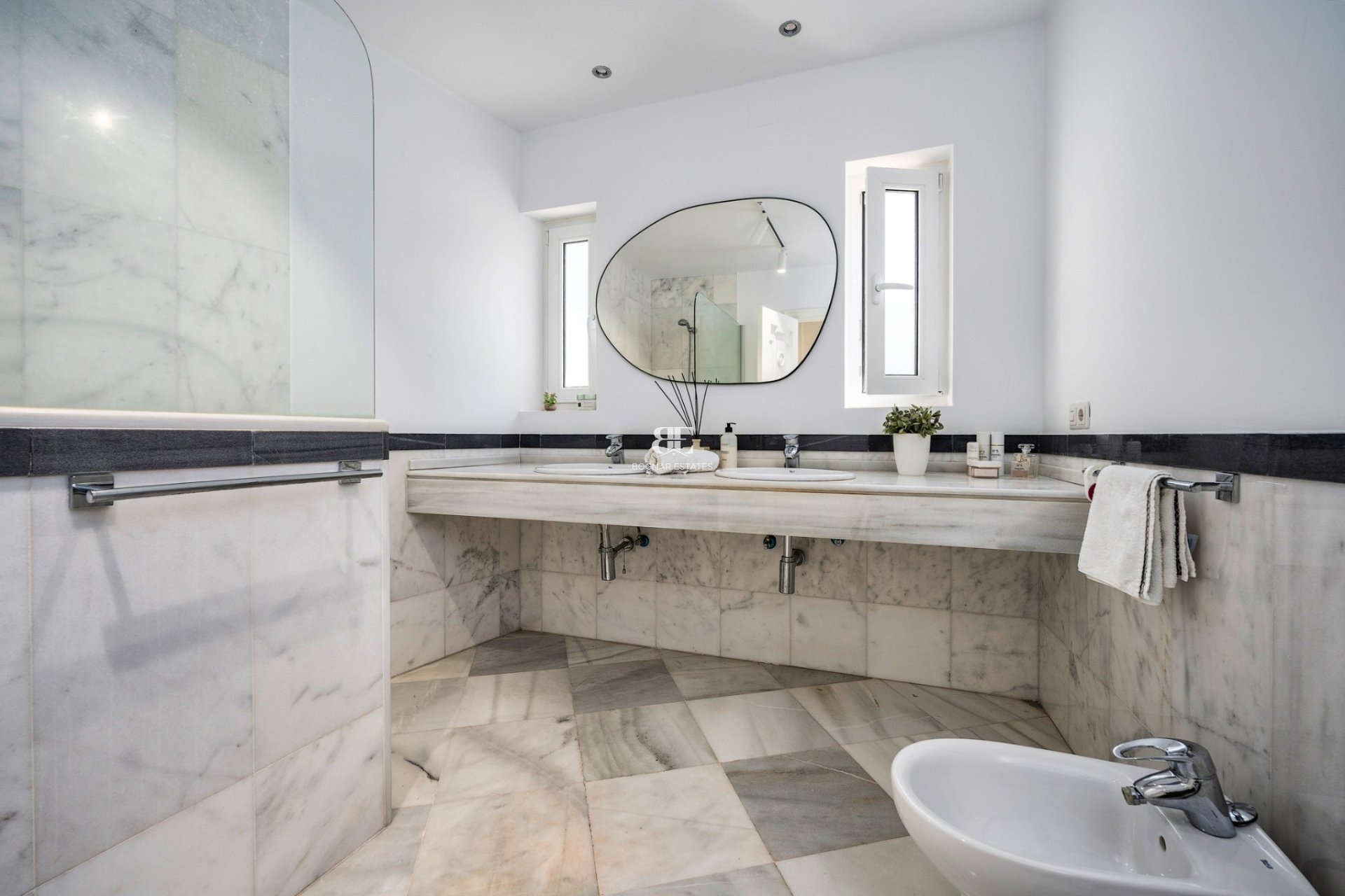 Wiederverkauf - Villa -
Marbella - Nueva Andalucía